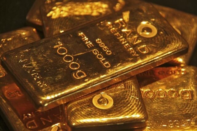 Gold prices tread water as rate cut woes persist