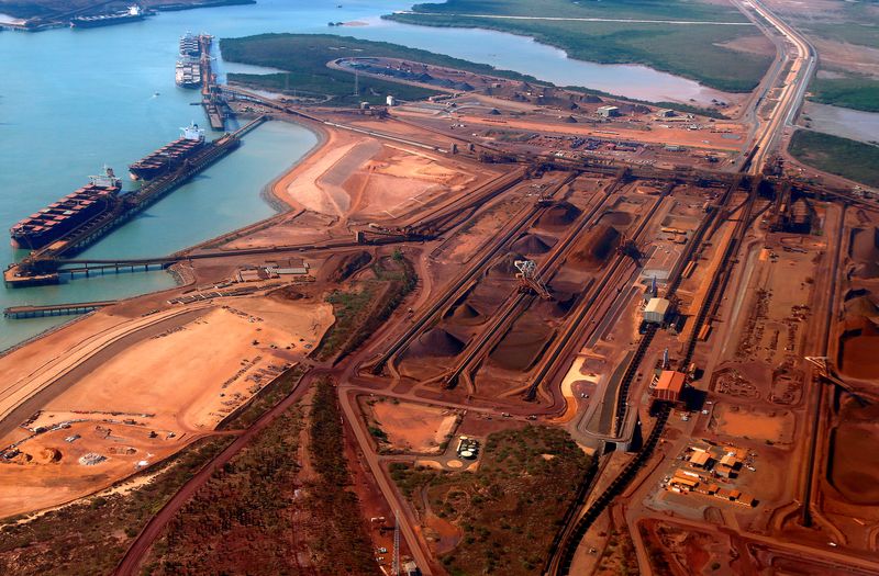 Australia expects smaller revenue upgrade in budget due to falling commodity prices